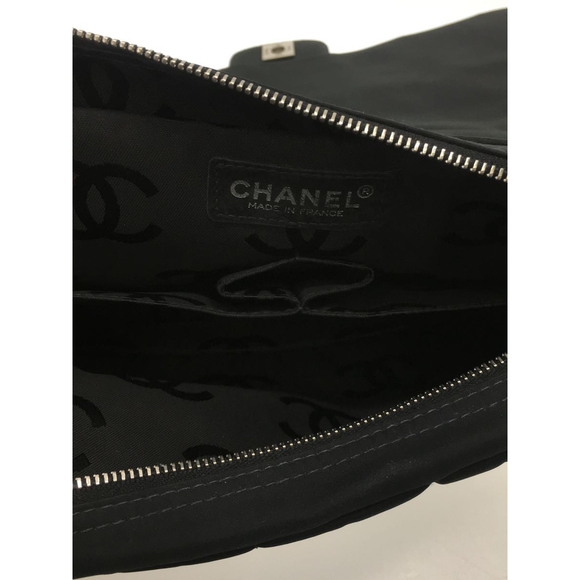 Chanel Nylon Plain Shoulder Bag - Picture 6 of 6